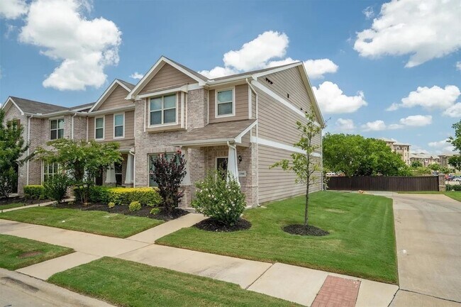 Building Photo - 3300 Becker Dr