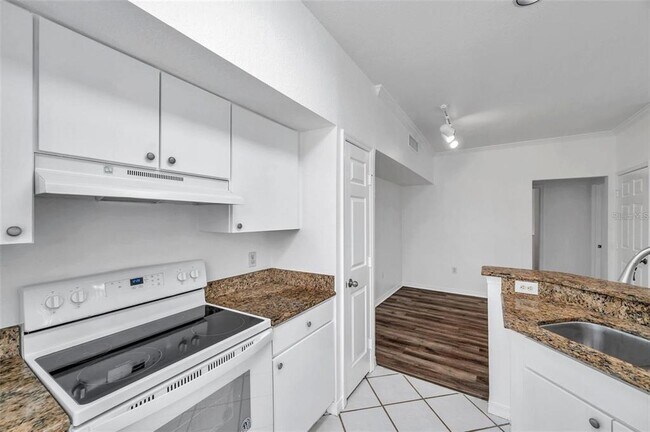 Building Photo - 9602 Lake Chase Island Way