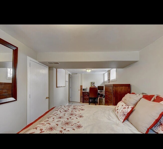 Building Photo - 4720 Alcott St
