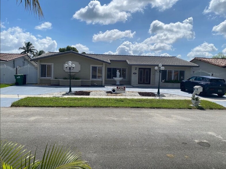 Primary Photo - 1907 SW 131st Pl Ct