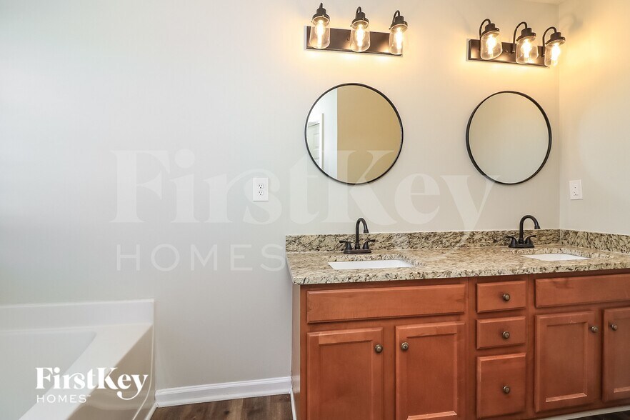 Building Photo - 173 Elderberry Point