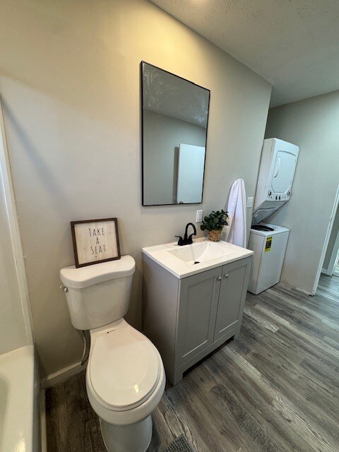 Building Photo - 2725 Danz Ave