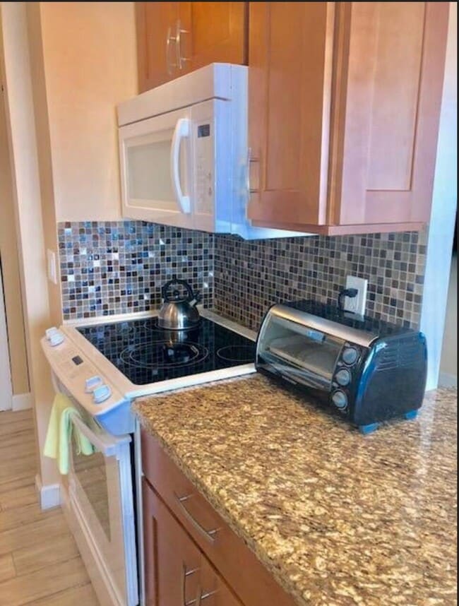 Building Photo - 2121 N Ocean Blvd