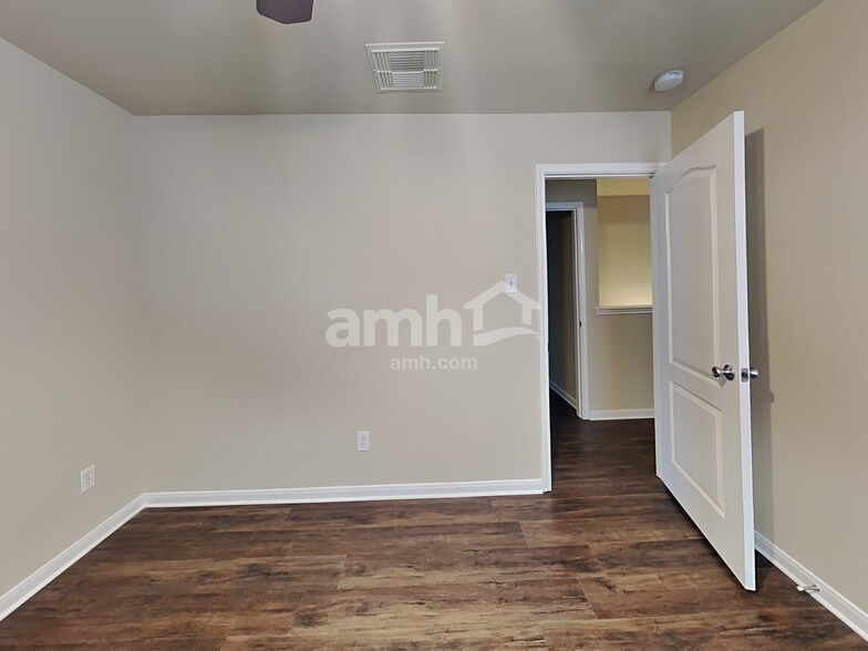 Building Photo - 3743 Jewel Point Dr