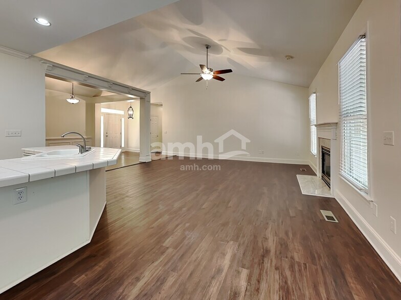 Building Photo - 6503 Barwick Ct