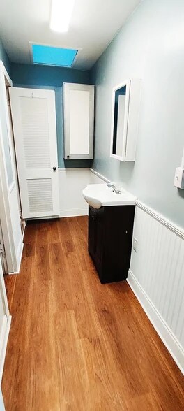 Building Photo - 404 N Ridgewood Ave