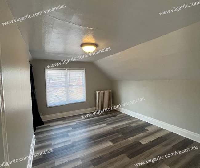 Building Photo - 1114 Pine St