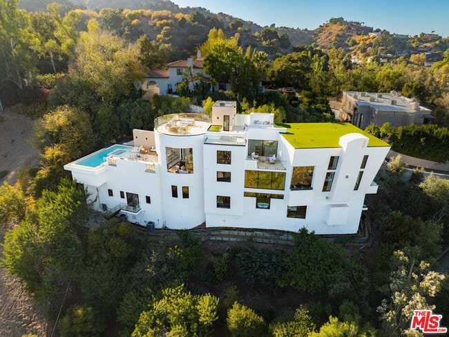 Building Photo - 3596 Woodhill Canyon Rd