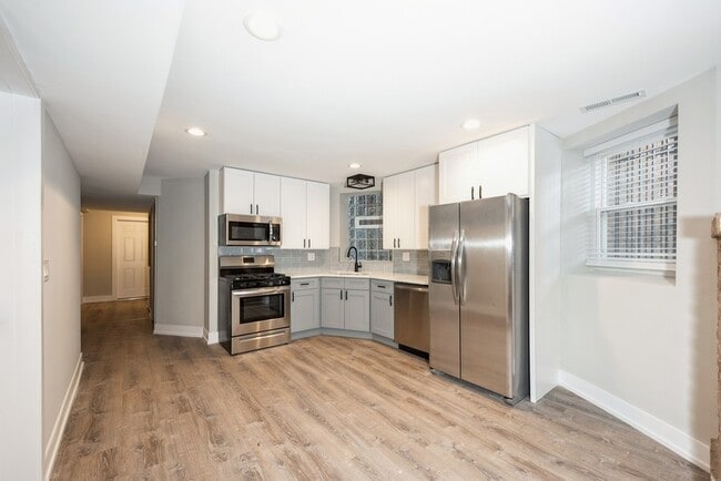 Building Photo - 1435 N Washtenaw Ave