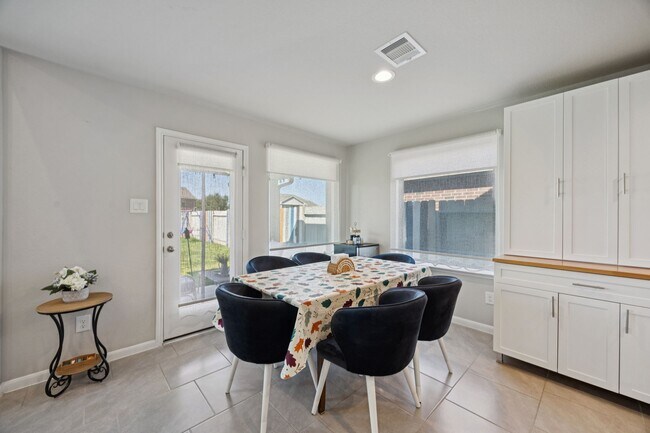 Building Photo - 21030 Albany Landing Ln