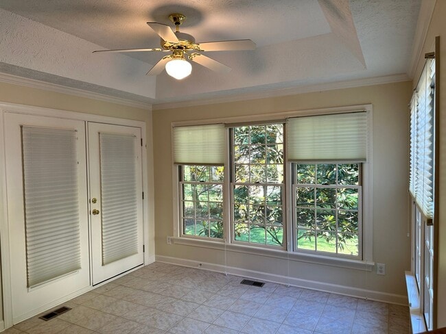 Building Photo - Beautiful home for rent in Fords Colony! Available Now!
