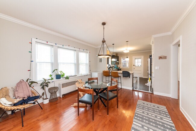 Building Photo - 426 S Elmwood Ave