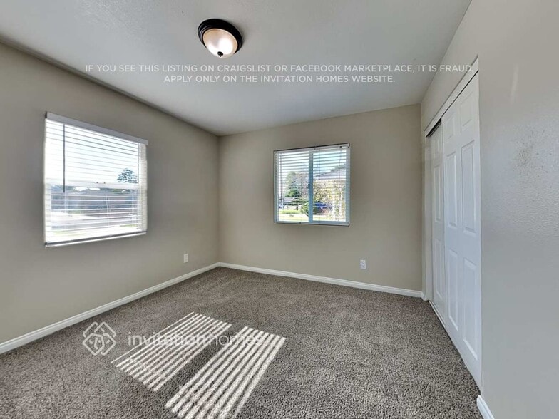 Building Photo - 1241 E Herring Ave