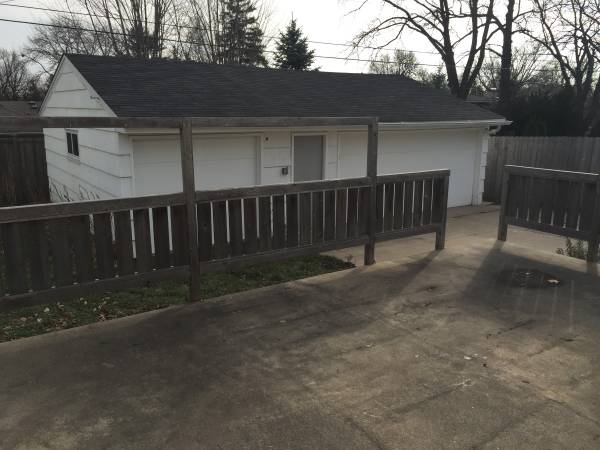Building Photo - 6409 Rolf Ave