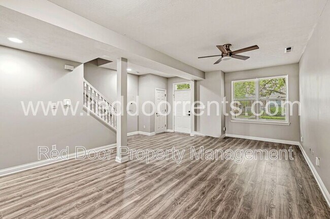 Building Photo - 2406 N Delaware St