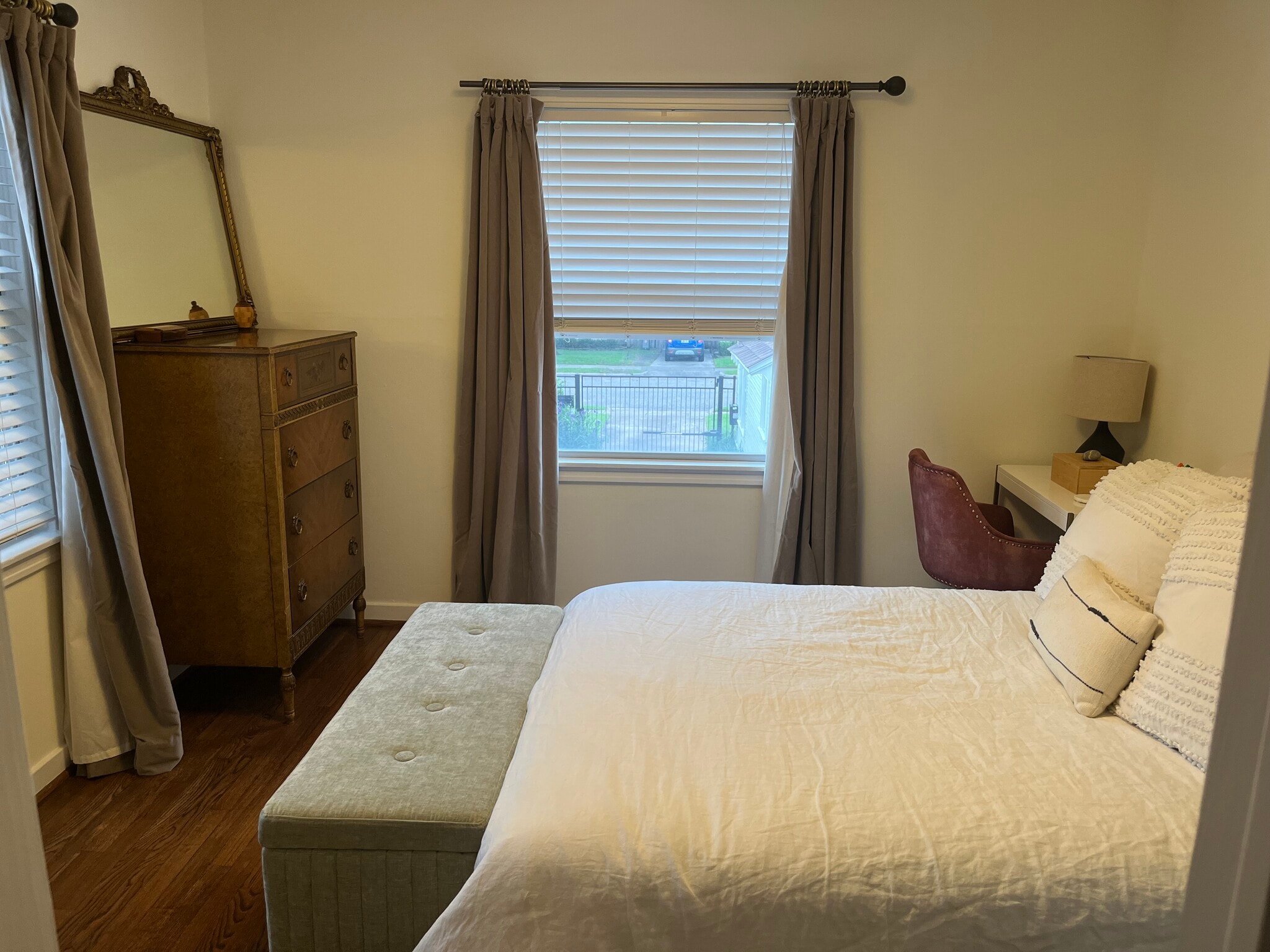 Bedroom - 1023 W Gardner St