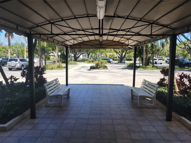 Building Photo - 2671 S Course Dr