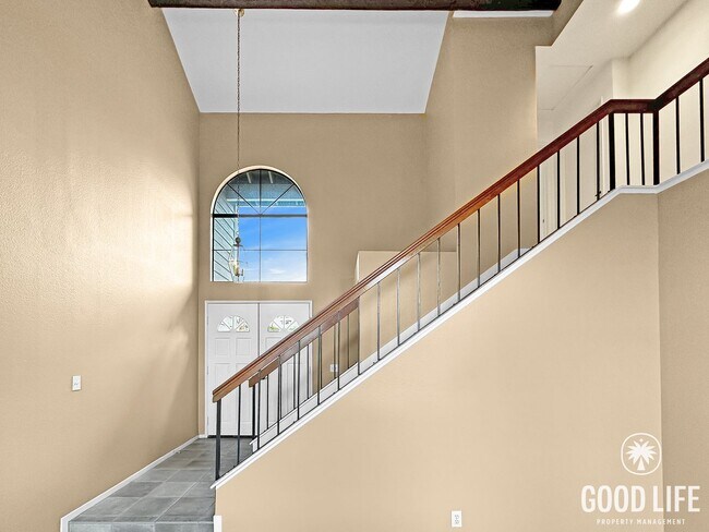 Building Photo - Mission Viejo Gem! Private Yard, Vaulted Ceilings & Resort-Style Pool + Spa