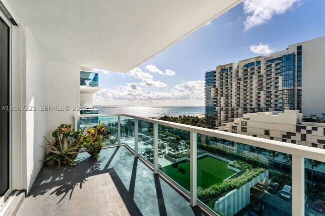Building Photo - 2301 Collins Ave