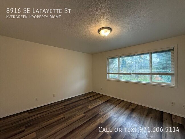 Building Photo - 8916 SE Lafayette St