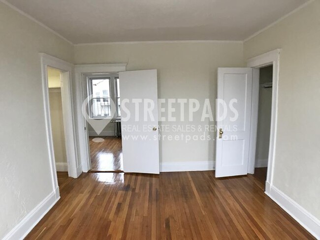 Building Photo - 1 bedroom in Boston MA 02215