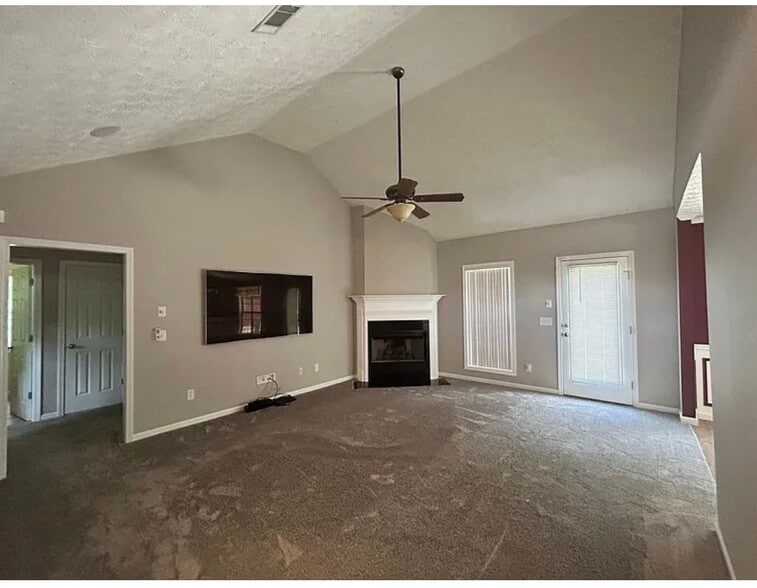 Building Photo - 4031 Somerset Ct