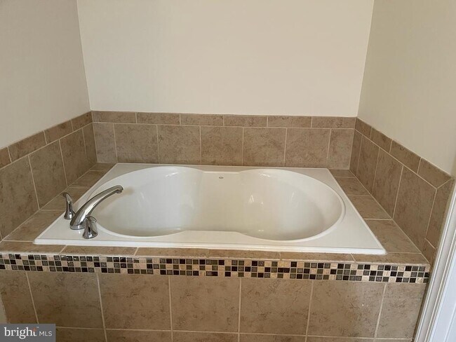 Building Photo - 22573 Willington Square