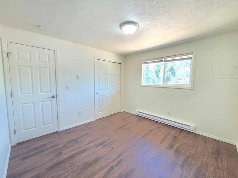 Building Photo - 39 E Westview Ave