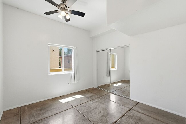 Building Photo - 934 N Campbell Ave