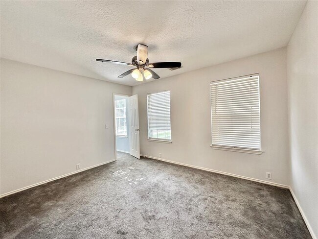 Building Photo - 1211 Satillo Ln