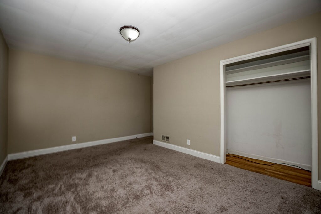 Building Photo - 4146 South Ave