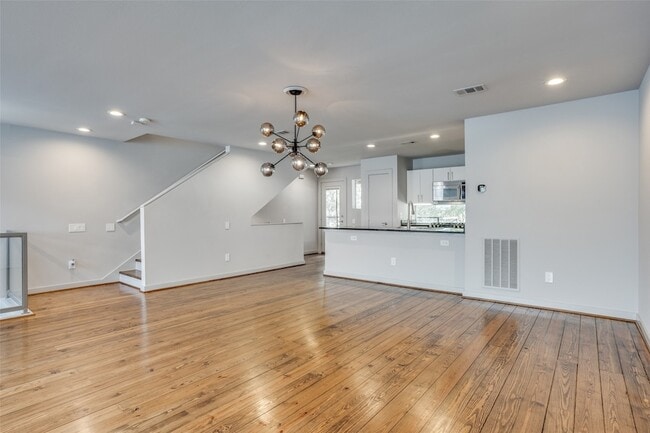 Building Photo - 4213 Dickason Ave