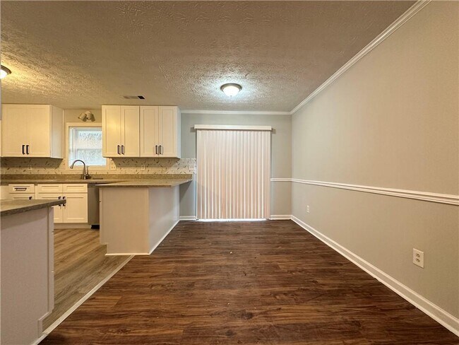 Building Photo - 3243 River Oak Pl