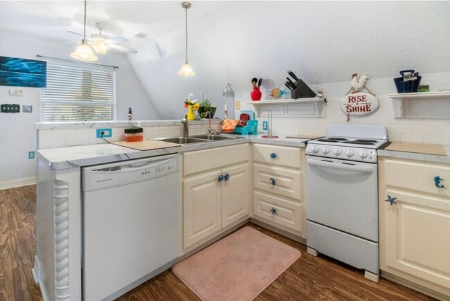 Building Photo - 222 Sandpebble Pl