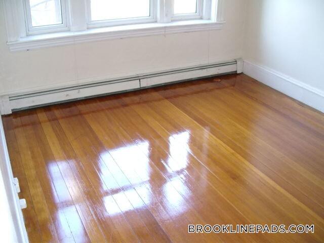 Building Photo - 208 Winthrop Rd