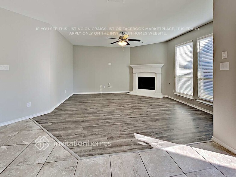 Building Photo - 15704 Barton Ridge Dr