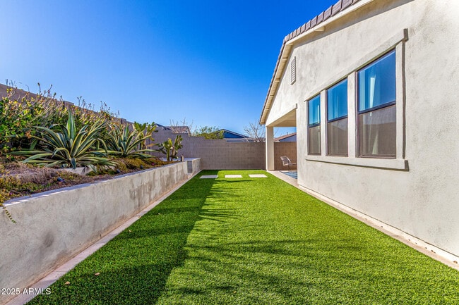 Building Photo - 35212 N Magnette Way