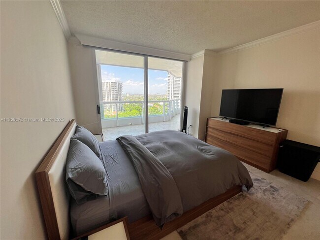Building Photo - 21055 Yacht Club Dr