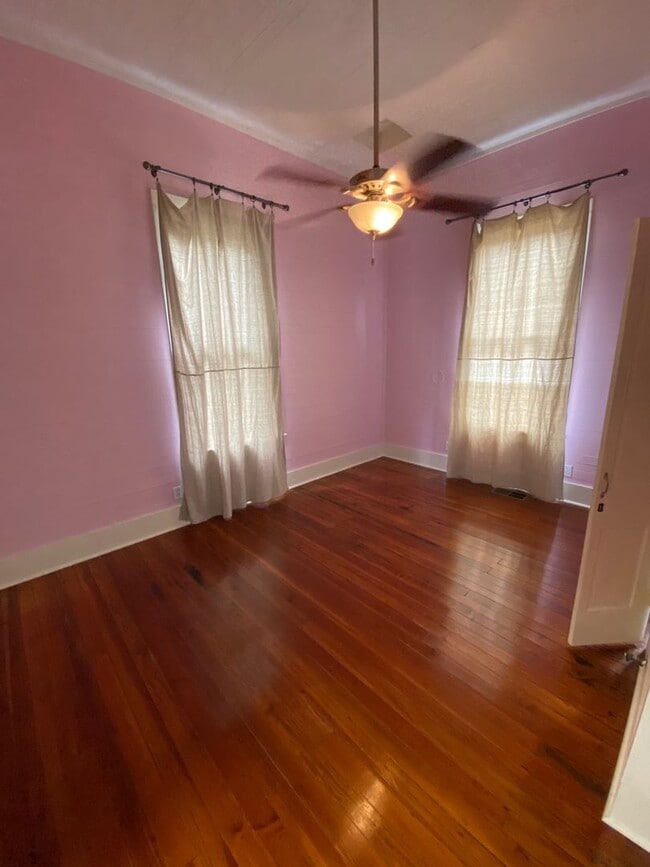 Building Photo - 215 Versailles Blvd