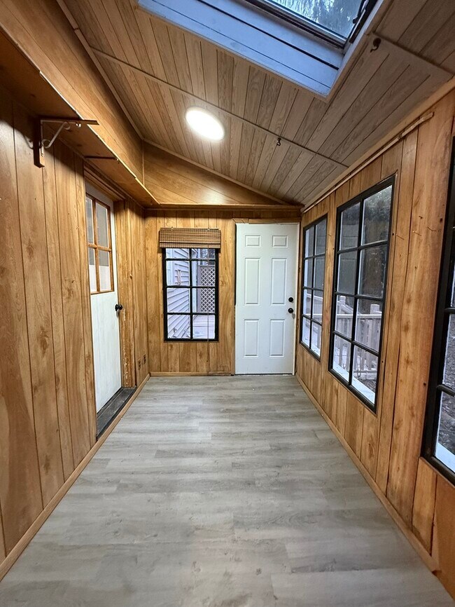 Building Photo - 255 Kawameeh Dr