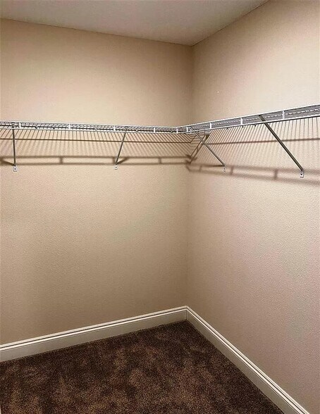 Building Photo - 9167 Tara Cir