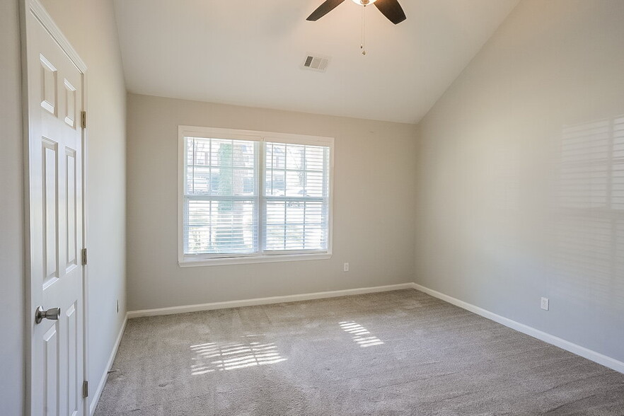 Building Photo - 5355 Forest Downs Cir