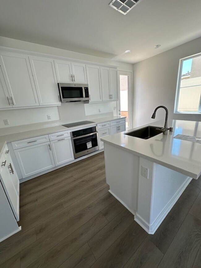 Building Photo - Brand New Lennar 4 Bedroom in French Valley