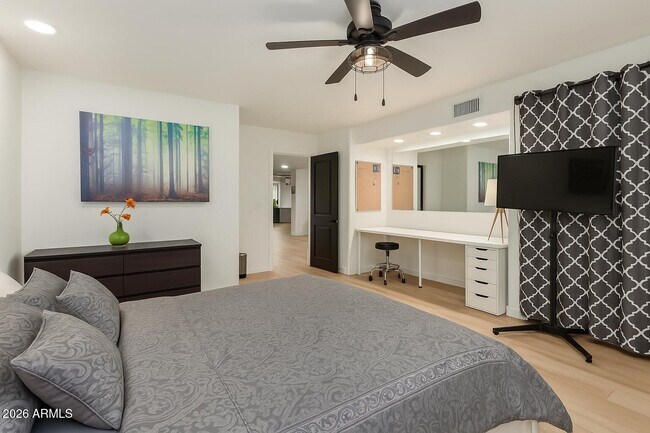 Building Photo - 2529 N Miller Rd