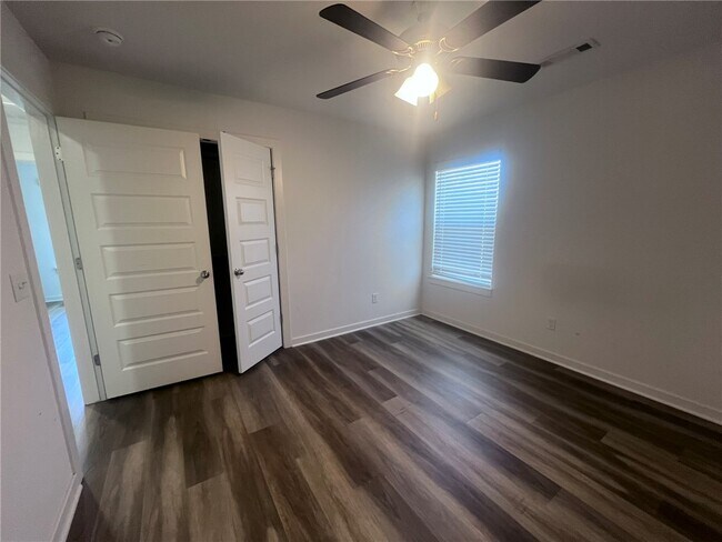 Building Photo - 2802 N Teresa Dr