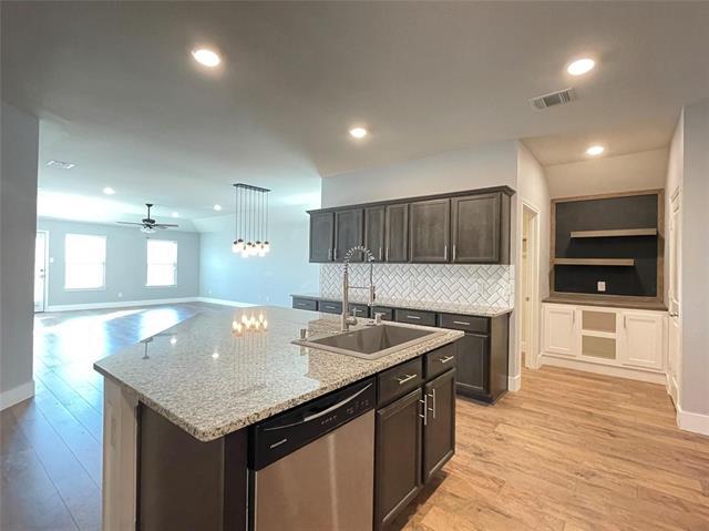 Building Photo - 1331 Meadow Creek Dr