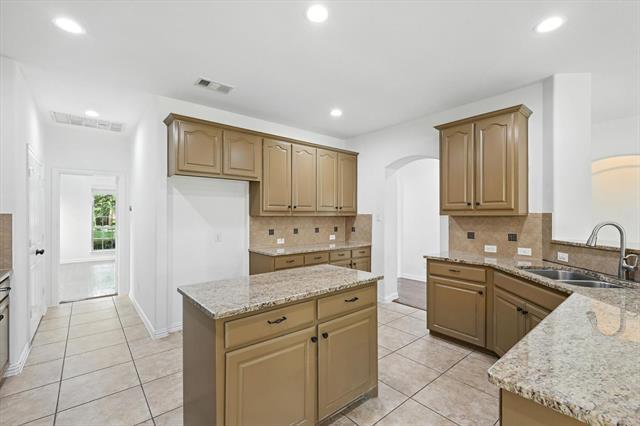 Building Photo - 10421 Sexton Dr