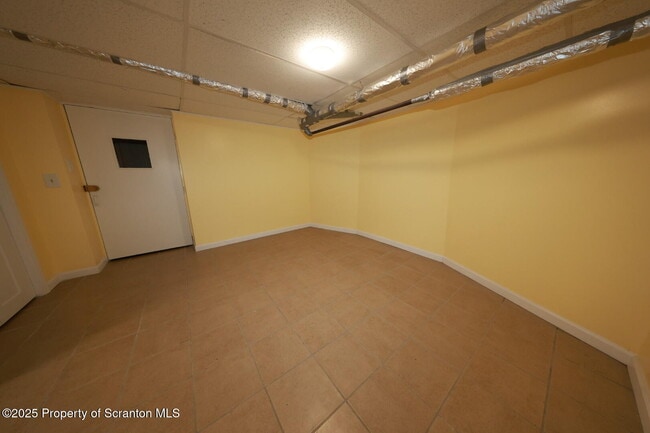 Building Photo - 322 1st St