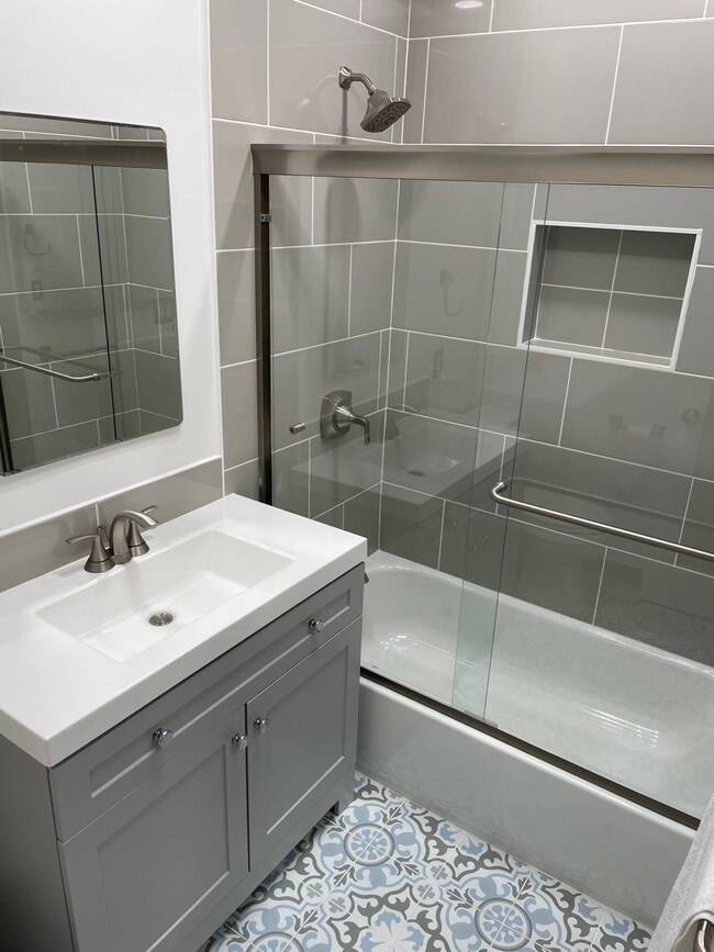 New Bathroom, bathtub and shower - 11025 Kittridge St