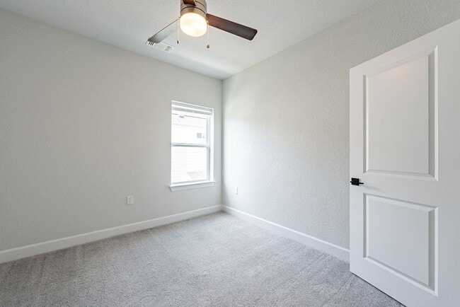 Building Photo - Amazing 3 bedroom, 2 bathroom home in East Austin!